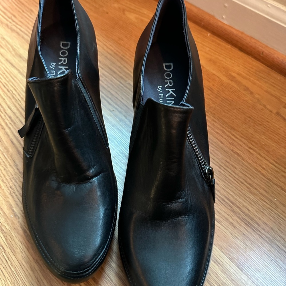 Black Ankle Boots with Classic Design